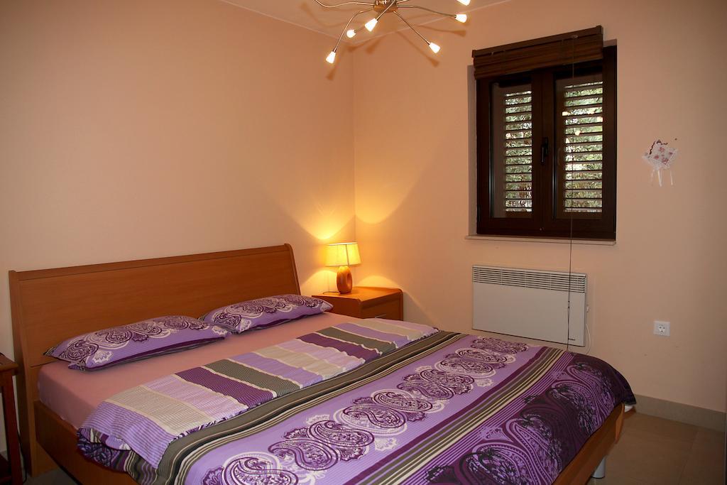Apartments " Happy Villa " Splitska Cameră foto