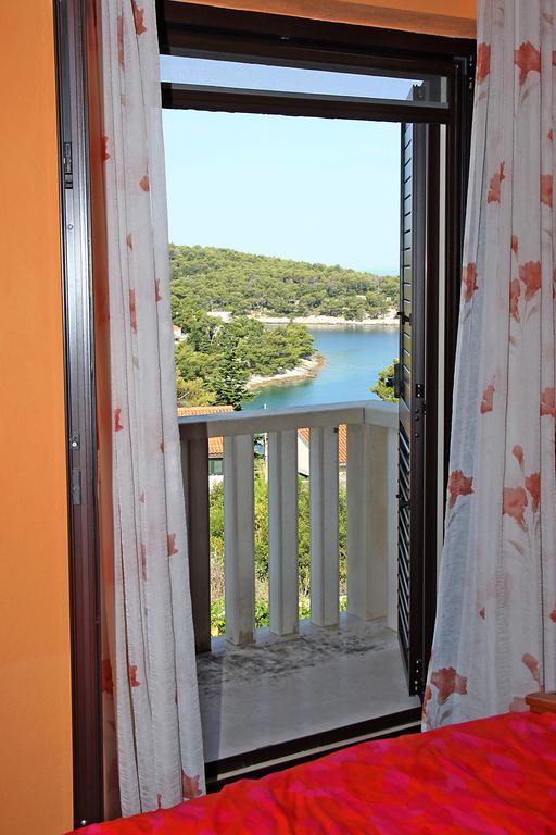 Apartments " Happy Villa " Splitska Exterior foto